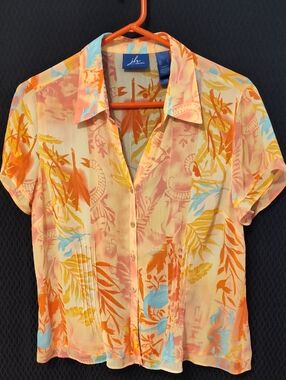 JH Collectibles Peach Floral Short-Sleeve Button Blouse